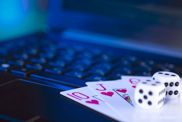 Teen Patti betting interface on phk slot showing fold call and raise buttons with pot display